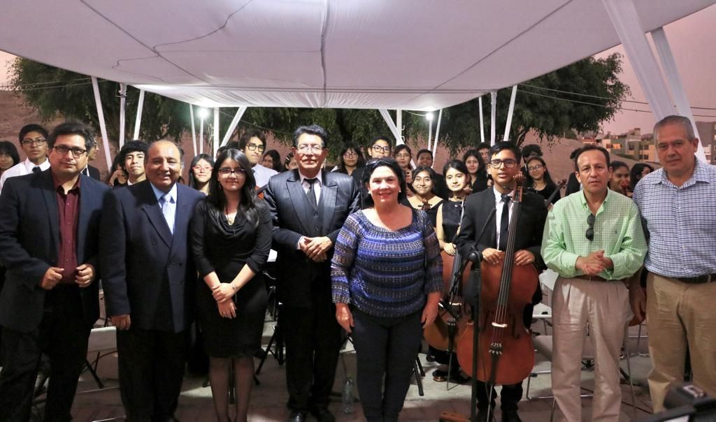 Fotografía publicada por la Municipalidad de La Molina con el comunicado "Termina la primera edición de la Feria Internacional del Libro y de las Artes en"