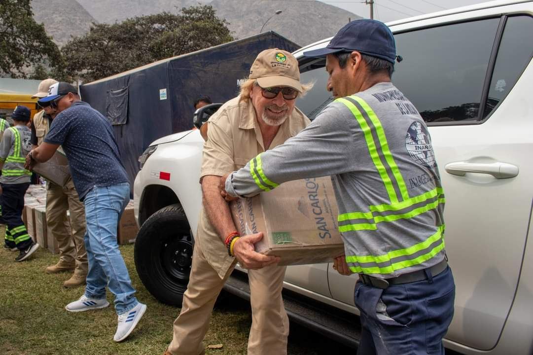 Fotografía publicada por la Municipalidad de La Molina con el comunicado "La Molina entrega cinco toneladas de ayuda humanitaria a damnificados por lluvia"