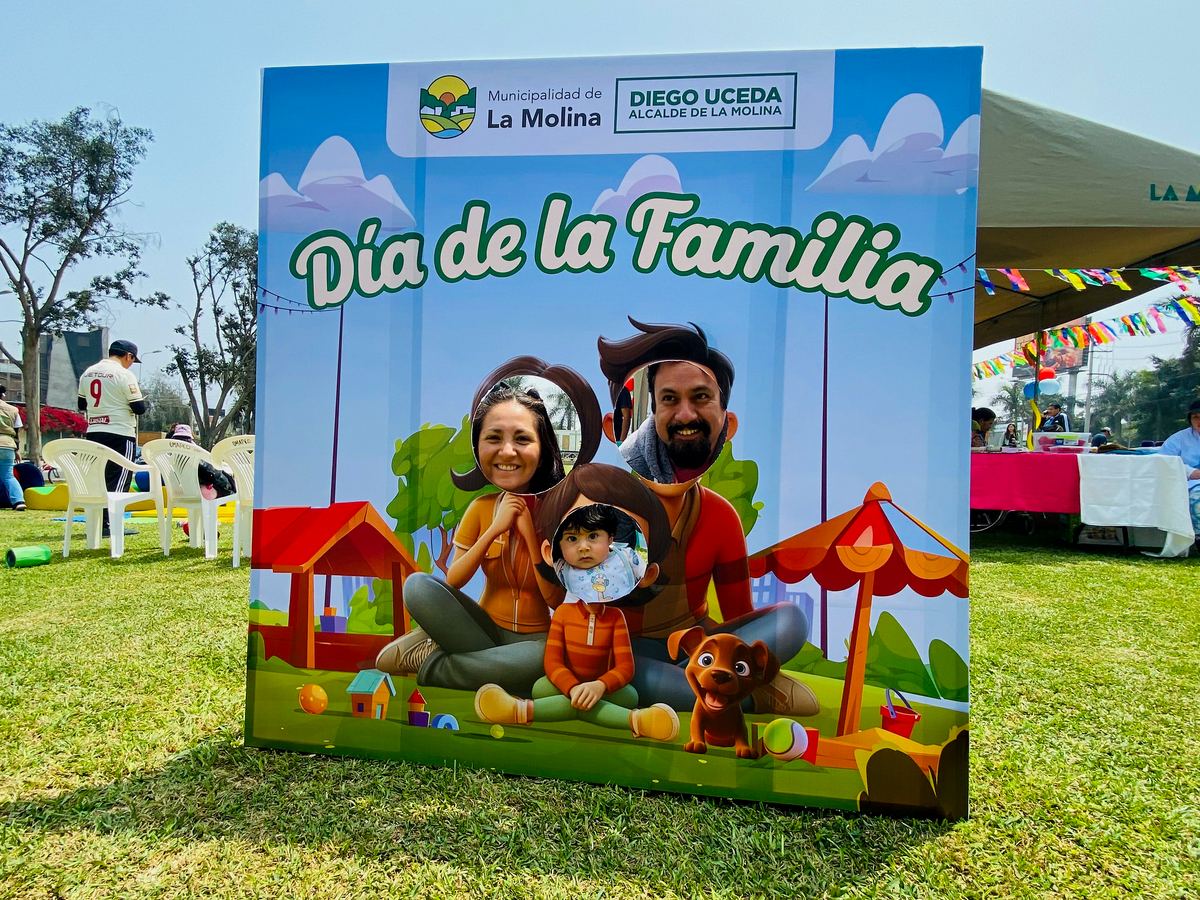 Fotografía publicada por la Municipalidad de La Molina con el comunicado "MOLINENSES CELEBRARON EL DÍA DE LA FAMILIA CON ACTIVIDADES RECREATIVAS"