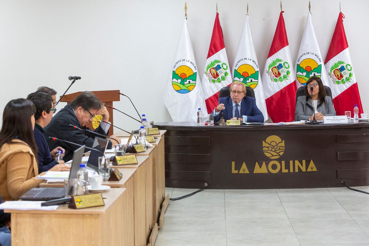 Fotografía publicada por la Municipalidad de La Molina con el comunicado "POR UNANIMIDAD, CONCEJO MUNICIPAL DE LA MOLINA RECHAZA PROPUESTA DE PLAN ESPECÍF"