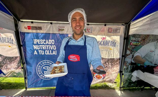 Fotografía publicada por la Municipalidad de La Molina con el comunicado "23,000 VECINOS DE LA MOLINA BENEFICIADOS CON LA FERIA MI PESCADERÍA"