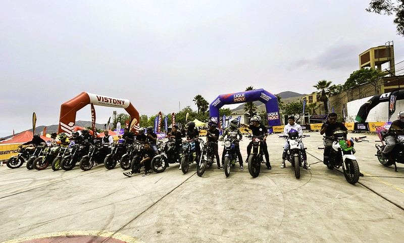 Fotografía publicada por la Municipalidad de La Molina con el comunicado "ADRENALINA Y ACROBACIA SE DIERON LA MANO EN PRIMER CAMPEONATO NACIONAL DE STUNT"