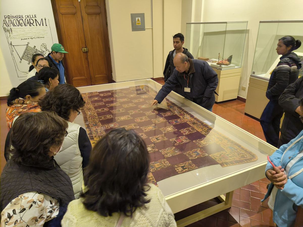 Fotografía publicada por la Municipalidad de La Molina con el comunicado "CON VISITA ESPECIALMENTE PREPARADA, ADULTOS MAYORES DISFRUTARON DEL DÍA INTERNAC"
