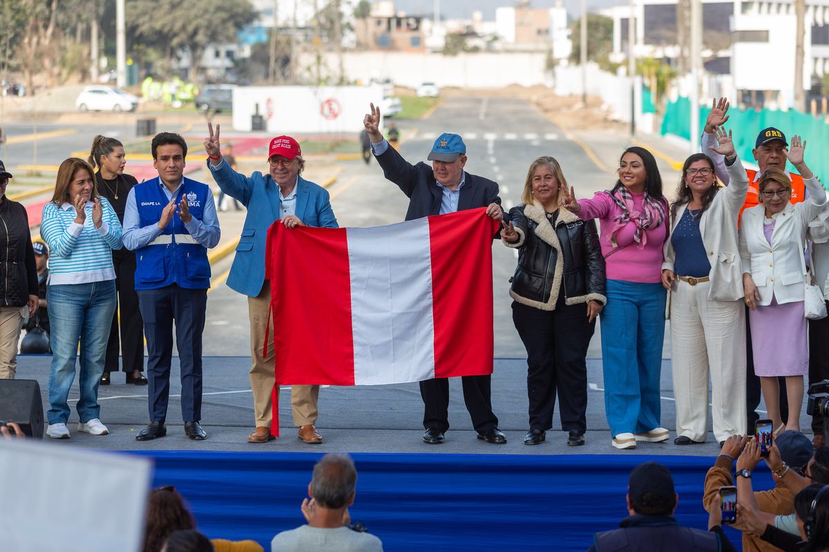 Fotografía publicada por la Municipalidad de La Molina con el comunicado "MUNICIPALIDADES DE LIMA Y LA MOLINA INAUGURAN VÍA QUE EVITARÁ USAR PEAJE"