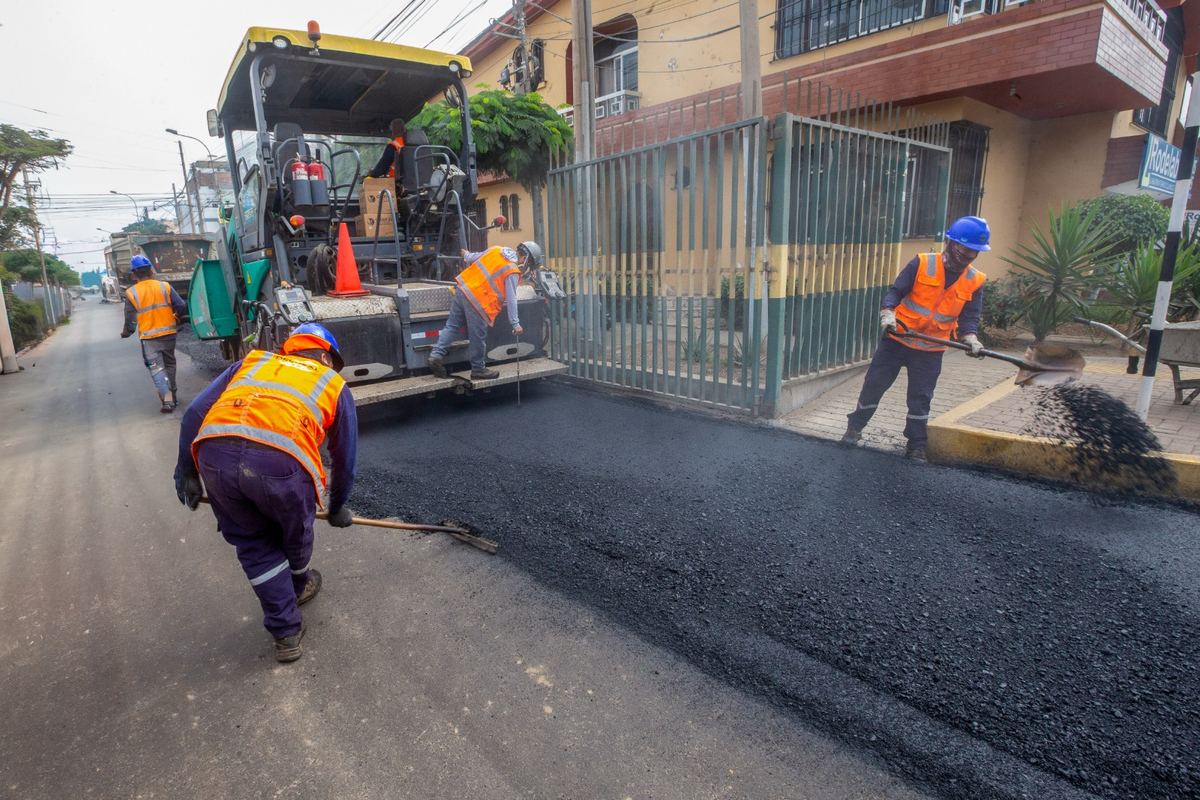Fotografía publicada por la Municipalidad de La Molina con el comunicado "MUNICIPALIDAD DE LA MOLINA CONTINUARÁ RENOVACIÓN INTEGRAL DE VÍAS PARA EL 2026"