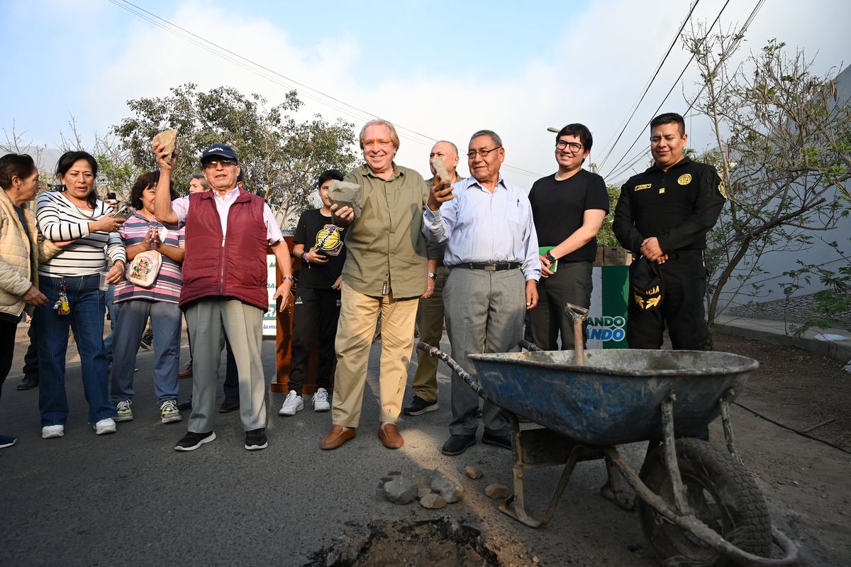 Fotografía publicada por la Municipalidad de La Molina con el comunicado "LA MOLINA RENOVARÁ MEDIO MILLÓN DE METROS CUADRADOS EN PISTAS Y VEREDAS AL FINAL"
