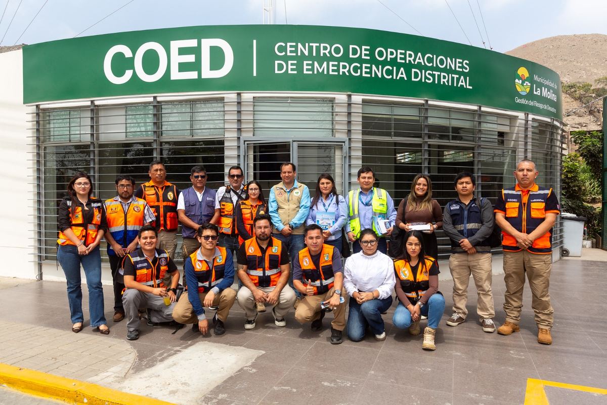 Fotografía publicada por la Municipalidad de La Molina con el comunicado "LA MOLINA LIDERA COORDINACIÓN PARA ASEGURAR AGUA EN UNA EMERGENCIA"