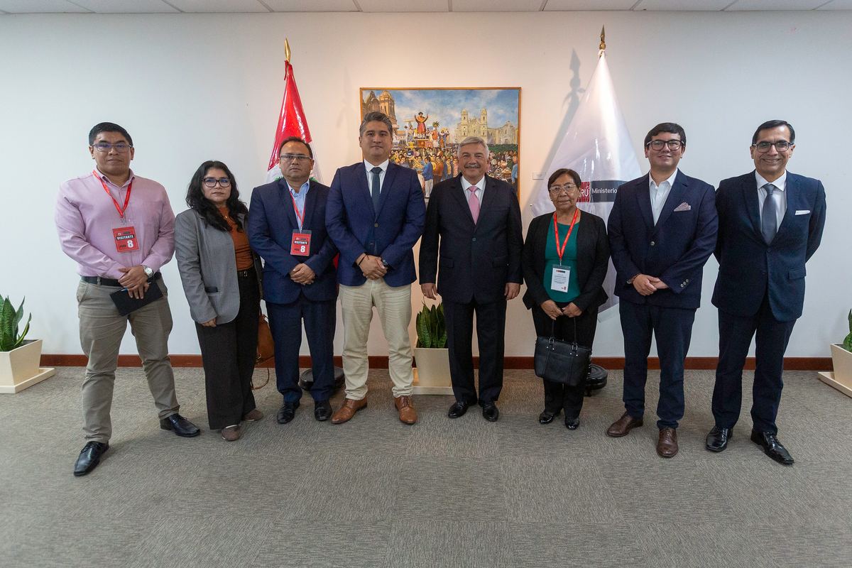 Fotografía publicada por la Municipalidad de La Molina con el comunicado "Municipalidad de La Molina participa de las coordinaciones para impulsar una rut"