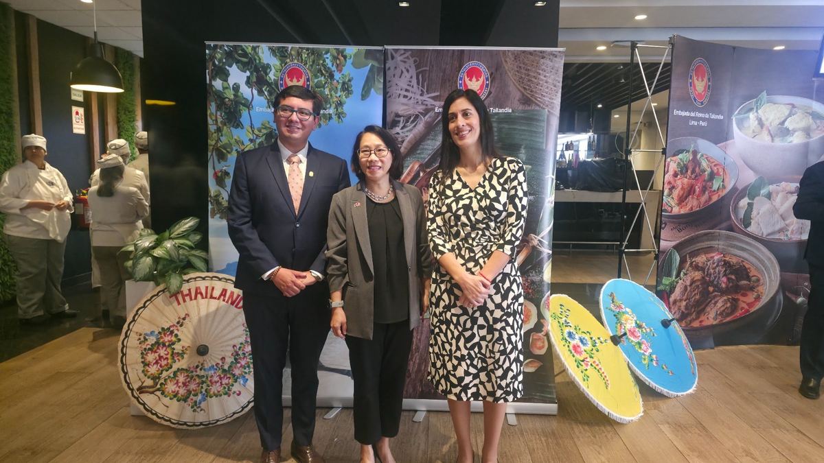 Fotografía publicada por la Municipalidad de La Molina con el comunicado "La Molina participó de encuentro de intercambio cultural entre Perú y Tailandia"